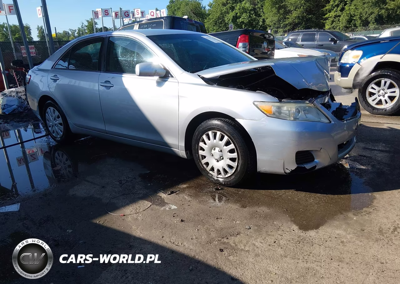 2011 Toyota Camry Le – zdjęcie 1 z 16