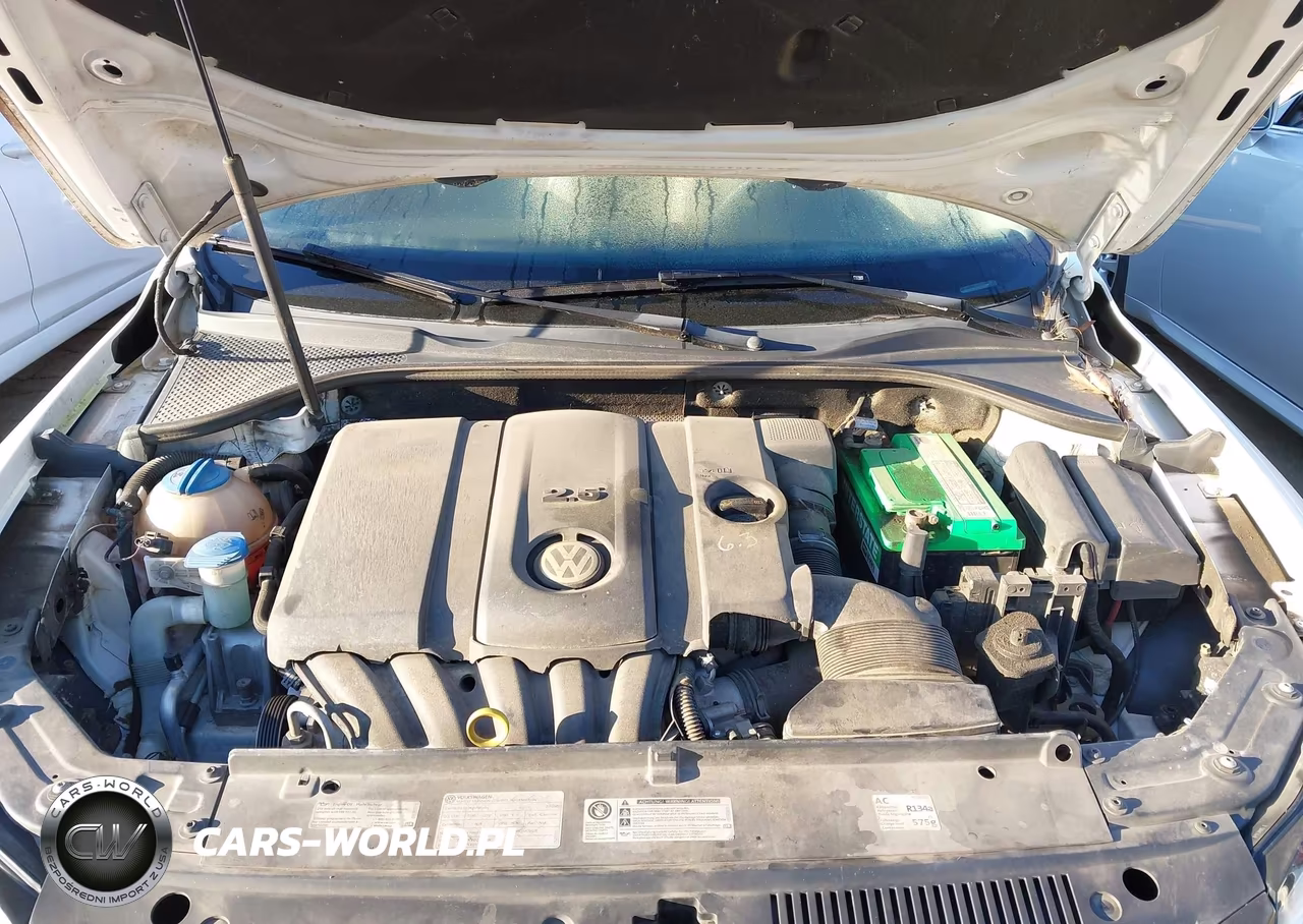 2013 Volkswagen Passat 2.5L Wolfsburg Edition VIN:1VWAH7A35DC143087 - 10