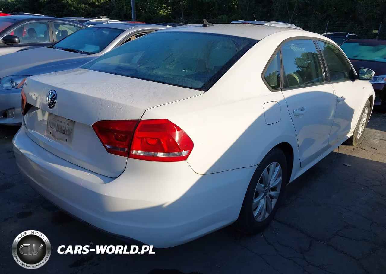 2013 Volkswagen Passat 2.5L Wolfsburg Edition VIN:1VWAH7A35DC143087 - 4