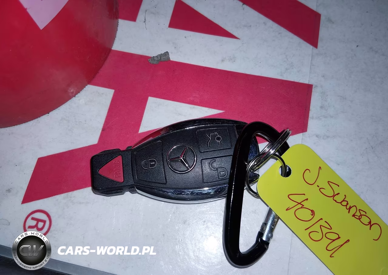2018 Mercedes-Benz C 300 VIN:55SWF4JB1JU245116 - 11