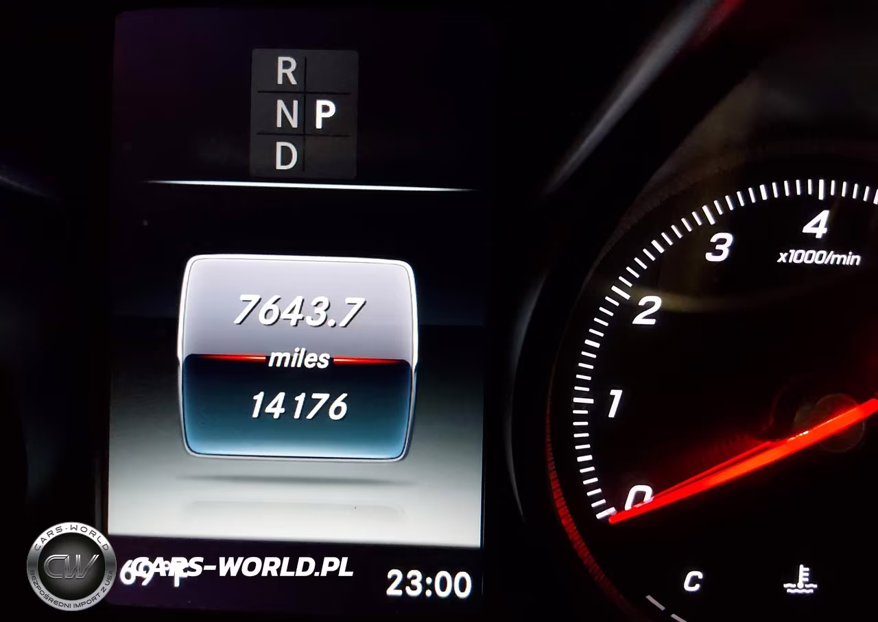 2018 Mercedes-Benz C 300 VIN:55SWF4JB1JU245116 - 16