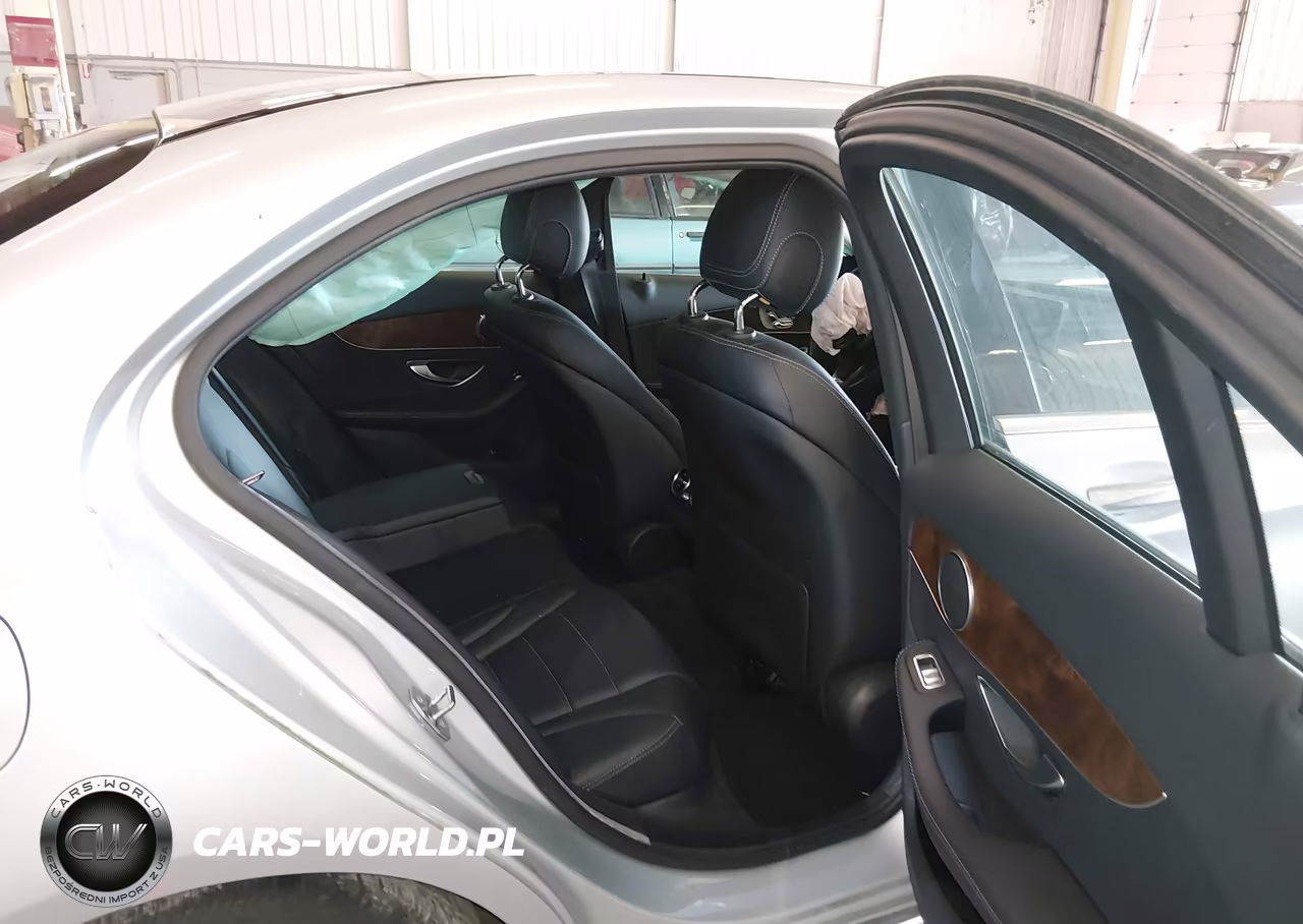 2018 Mercedes-Benz C 300 VIN:55SWF4JB1JU245116 - 8