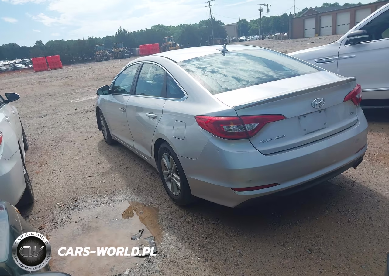 2015 Hyundai Sonata Eco VIN:5NPE24AAXFH127526 - 3