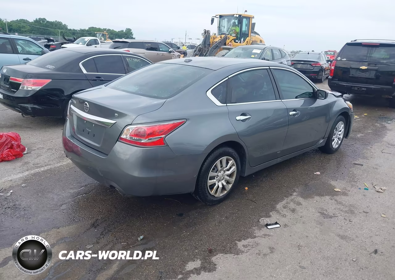 2015 Nissan Altima 2.5 S VIN:1N4AL3AP2FN887224 - 4