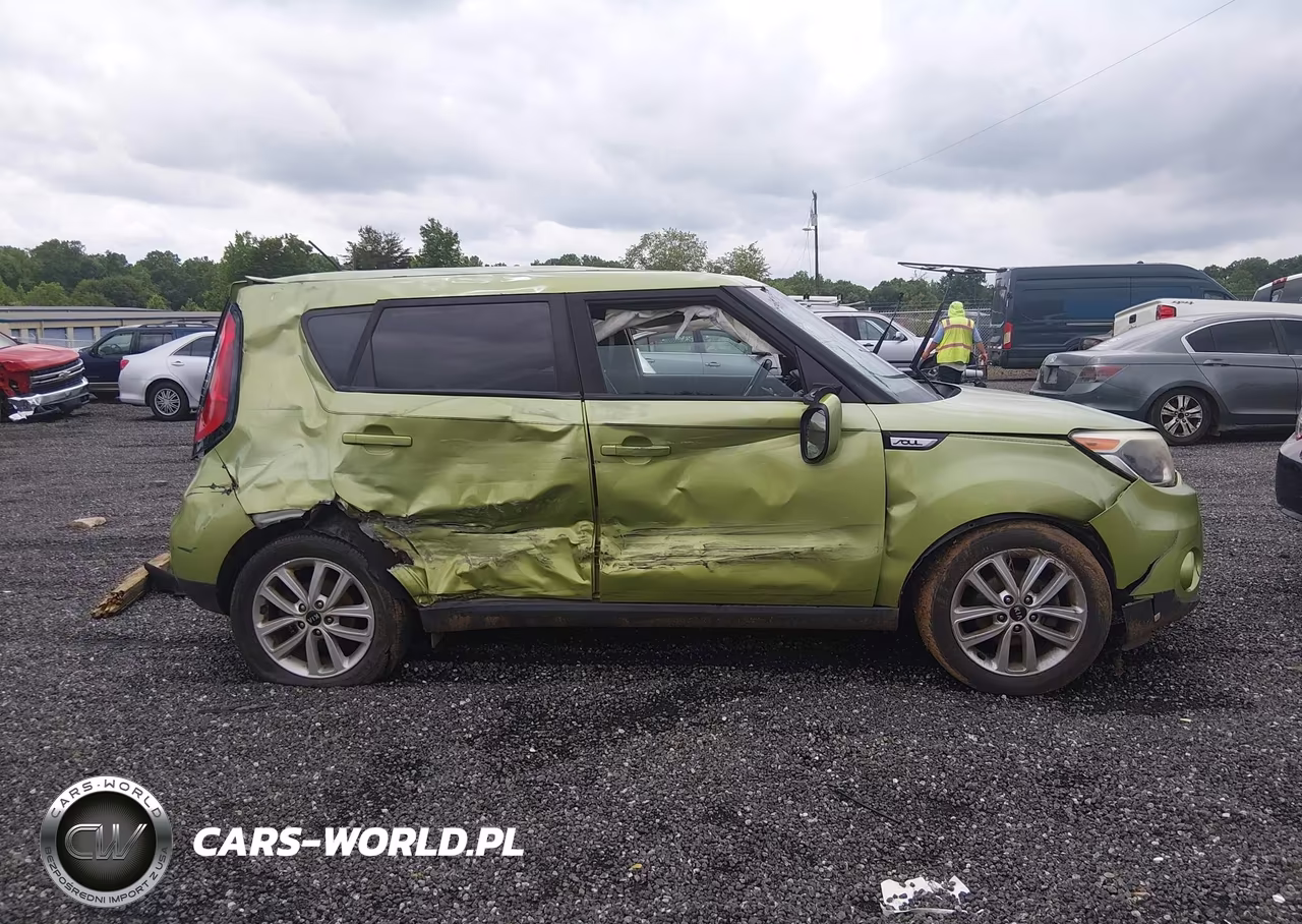 2018 Kia Soul + VIN:KNDJP3A54J7888210 - 12