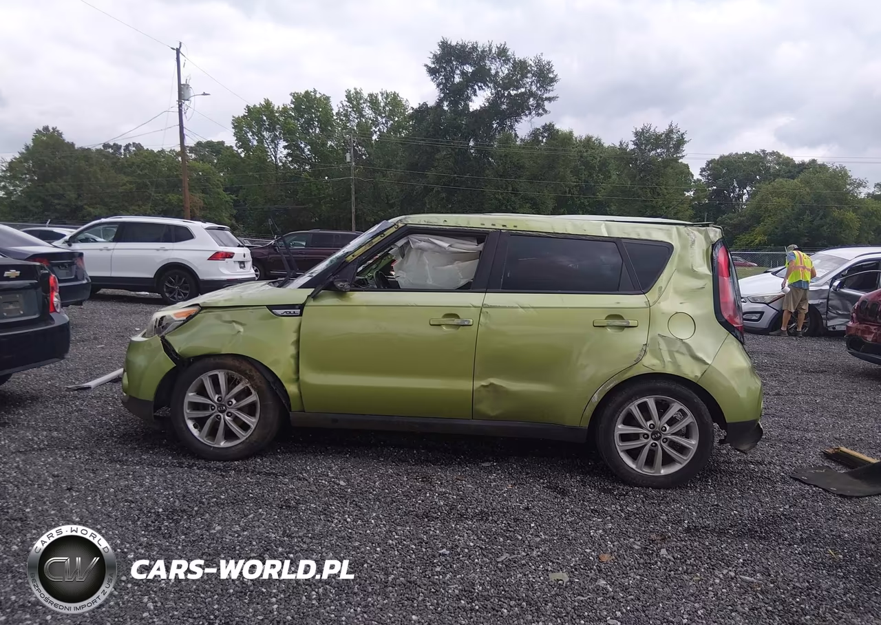 2018 Kia Soul + VIN:KNDJP3A54J7888210 - 13