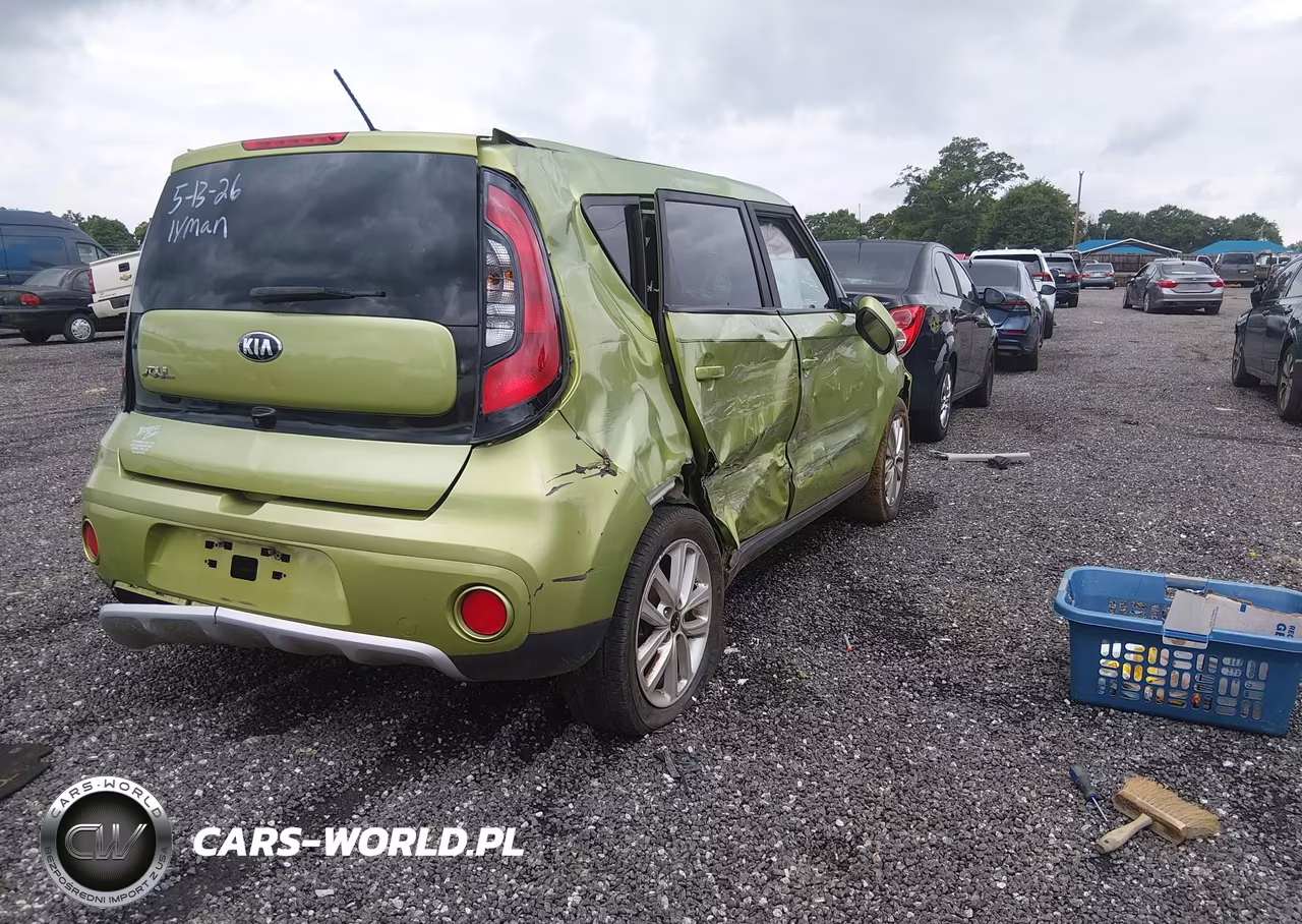 2018 Kia Soul + VIN:KNDJP3A54J7888210 - 4