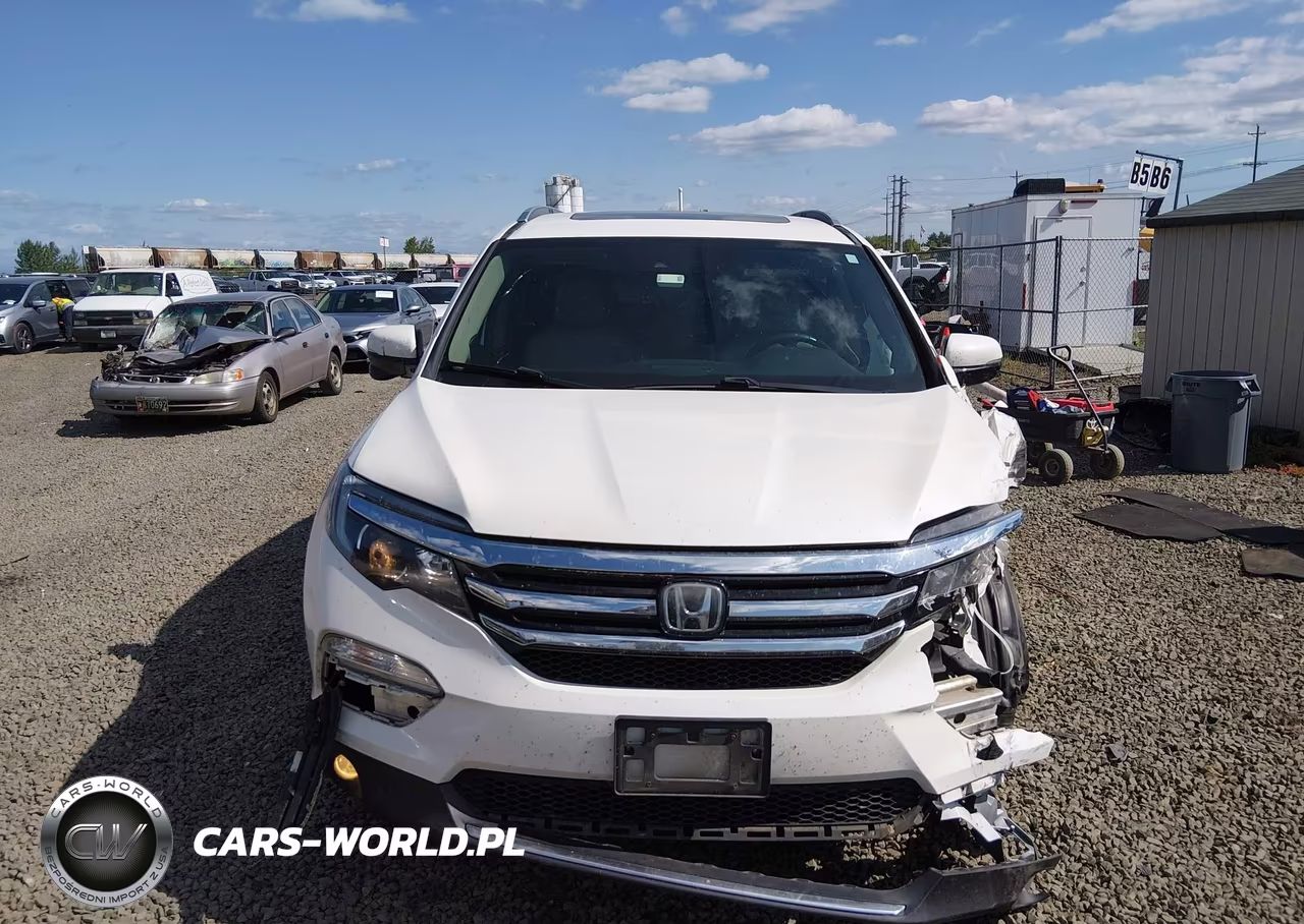 2018 Honda Pilot Touring VIN:5FNYF6H97JB043793 - 12