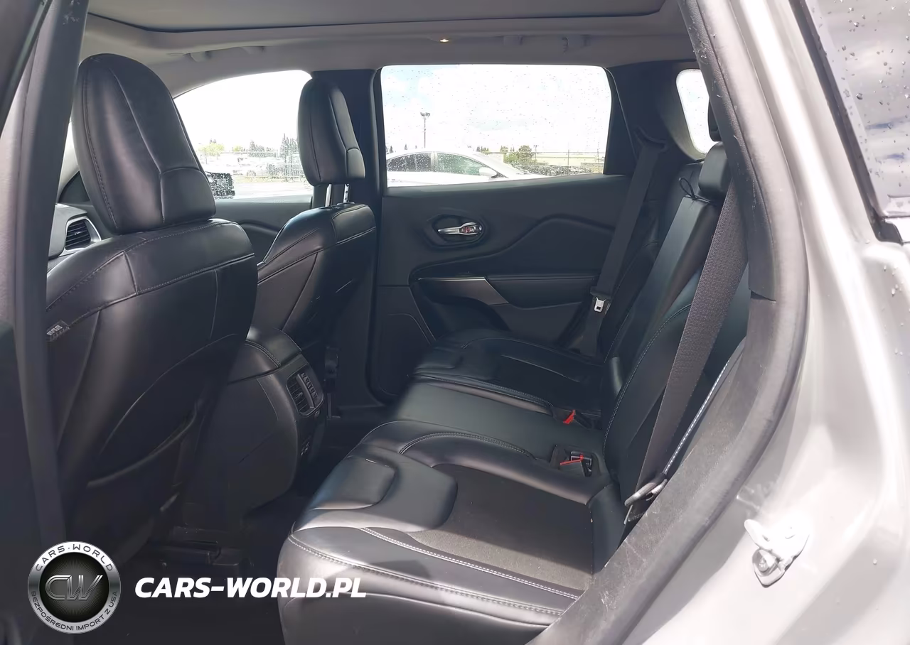 2021 Jeep Cherokee Latitude Plus 4X4 VIN:1C4PJMLB1MD162850 - 8