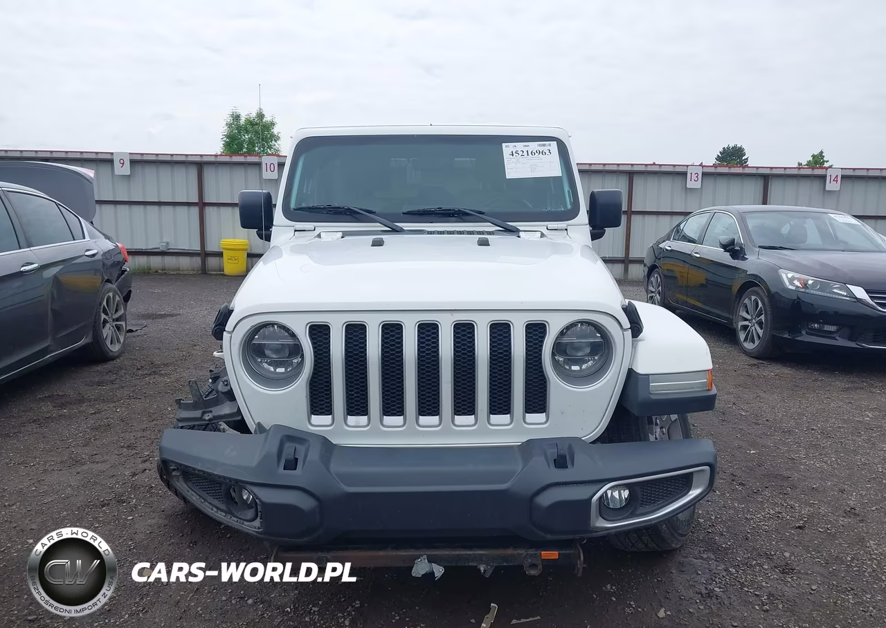 2018 Jeep Wrangler Unlimited Sahara VIN:1C4HJXEG9JW124734 - 11