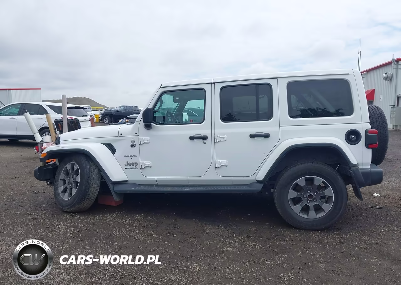 2018 Jeep Wrangler Unlimited Sahara VIN:1C4HJXEG9JW124734 - 13