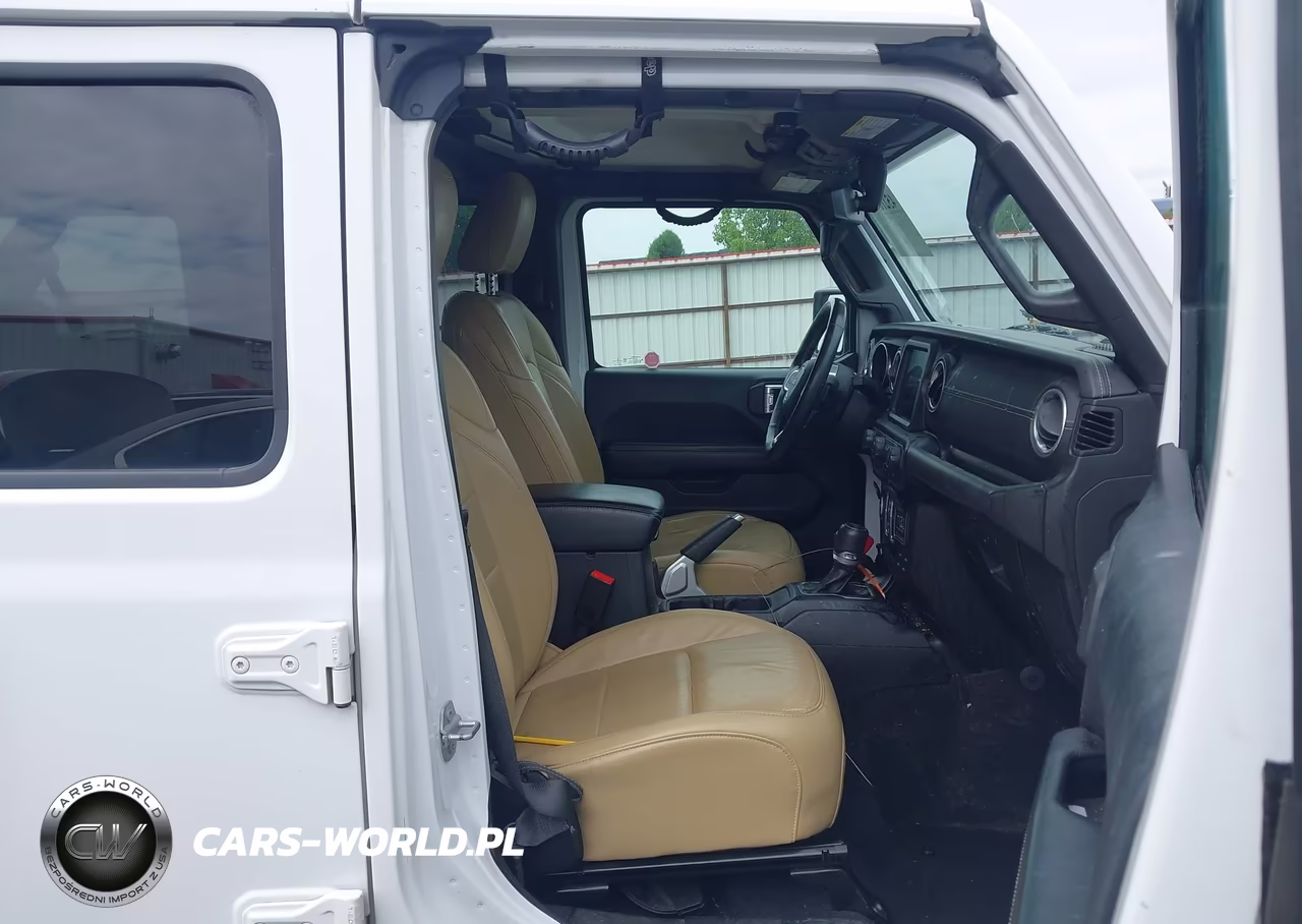 2018 Jeep Wrangler Unlimited Sahara VIN:1C4HJXEG9JW124734 - 5