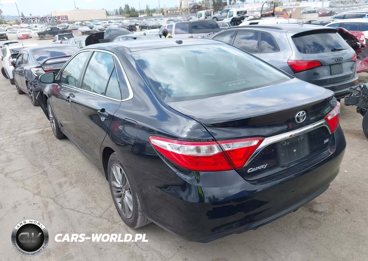 2016 Toyota Camry Se VIN:4T1BF1FK4GU241743 - 3