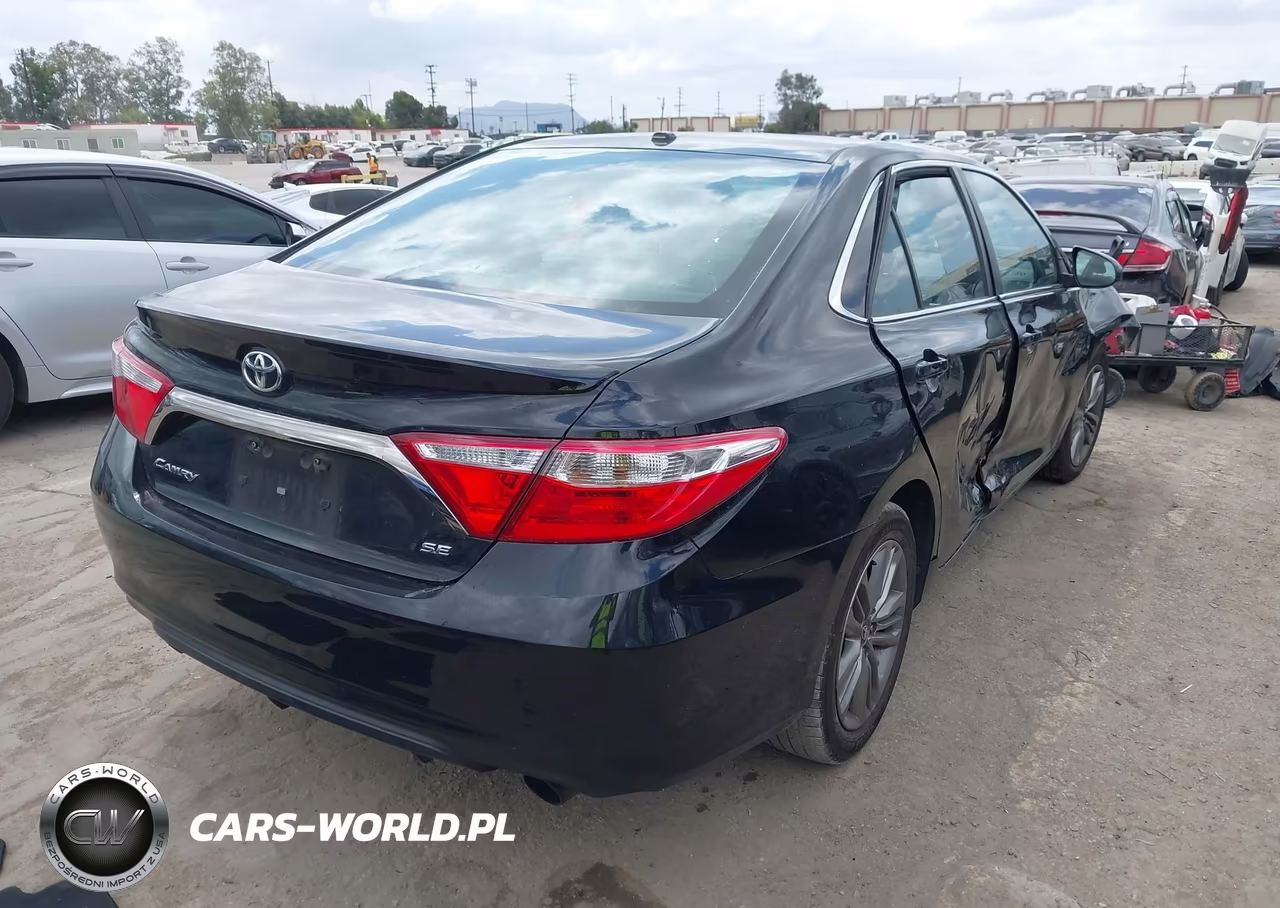 2016 Toyota Camry Se VIN:4T1BF1FK4GU241743 - 4
