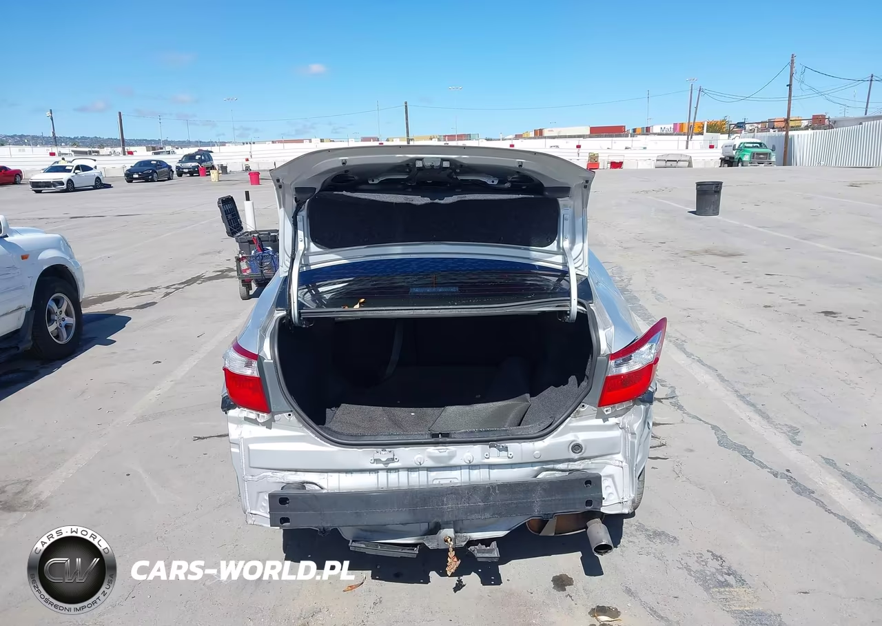 2015 Toyota Corolla S Plus VIN:5YFBURHE4FP330272 - 17