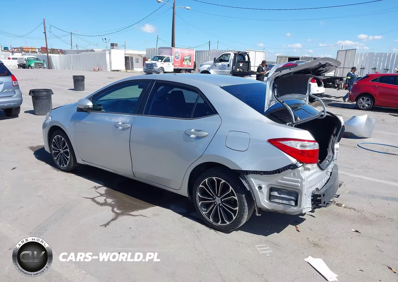 2015 Toyota Corolla S Plus VIN:5YFBURHE4FP330272 - 3