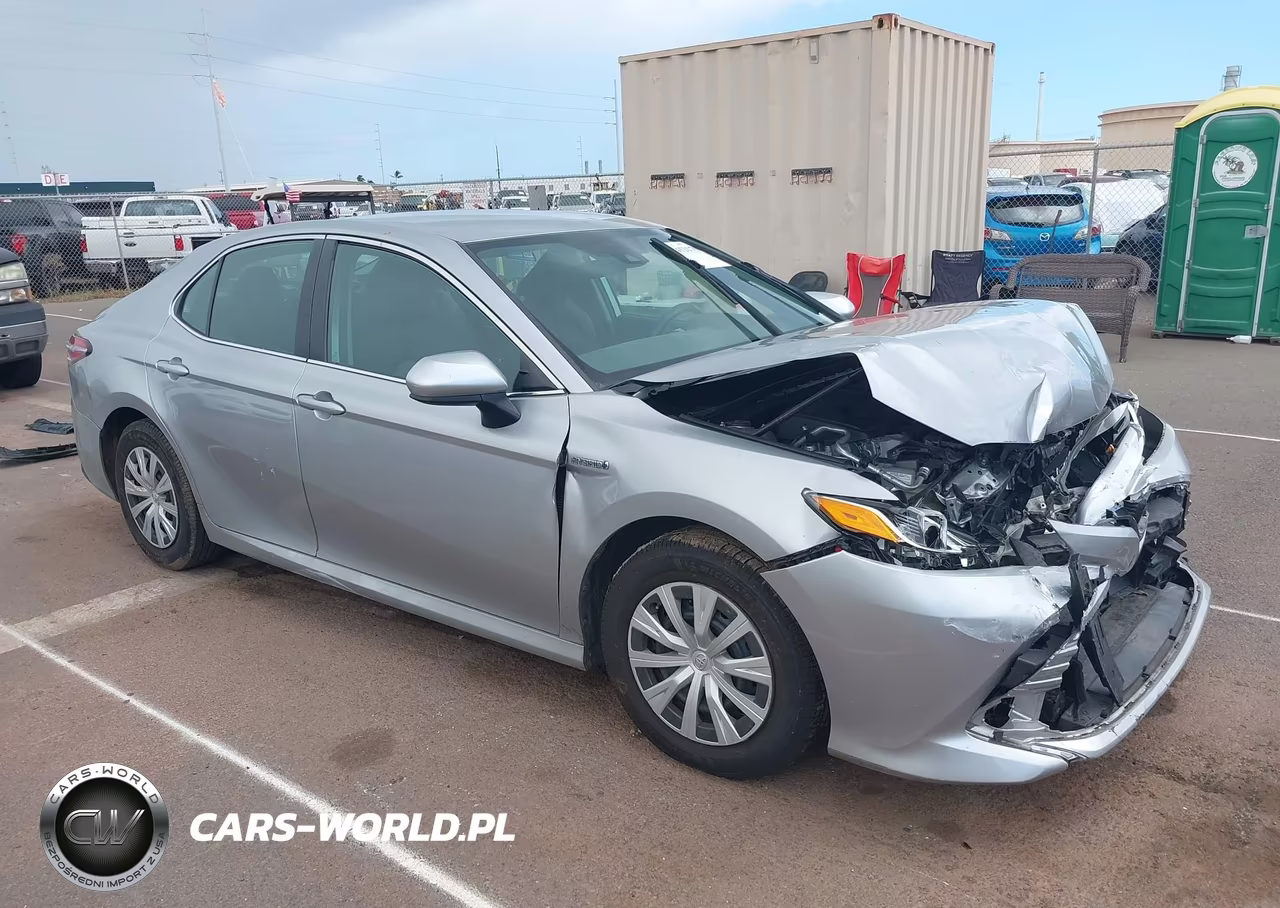 2020 Toyota Camry Le Hybrid – zdjęcie 1 z 17