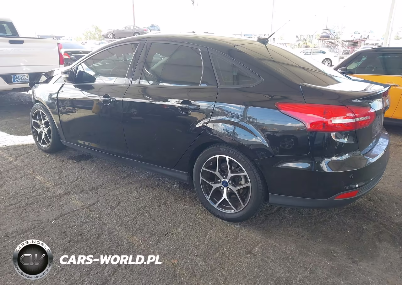 2017 Ford Focus Sel VIN:1FADP3H23HL341736 - 3