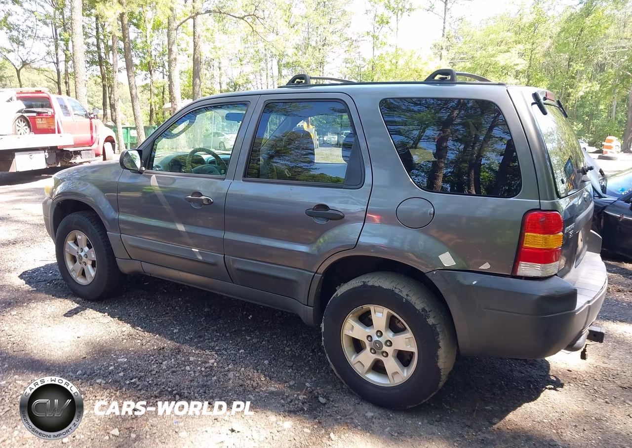 2005 Ford Escape Xlt VIN:1FMYU93185DA03093 - 3