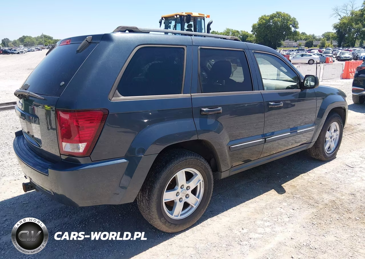 2007 Jeep Grand Cherokee Laredo VIN:1J8GR48K67C556297 - 4