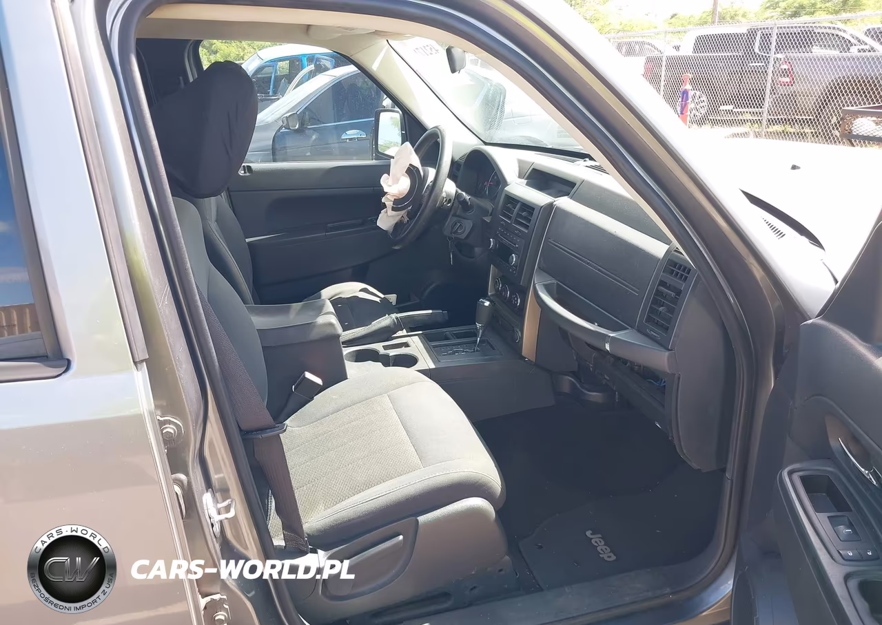 2012 Jeep Liberty Sport VIN:1C4PJLAK7CW188322 - 5