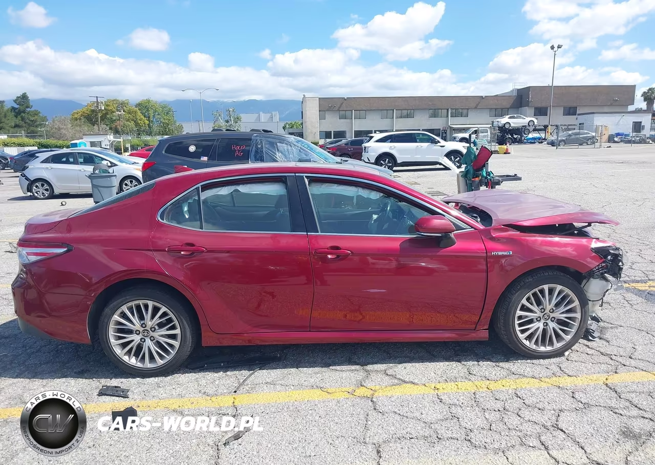 2020 Toyota Camry Xle Hybrid VIN:4T1F31AK6LU541957 - 14