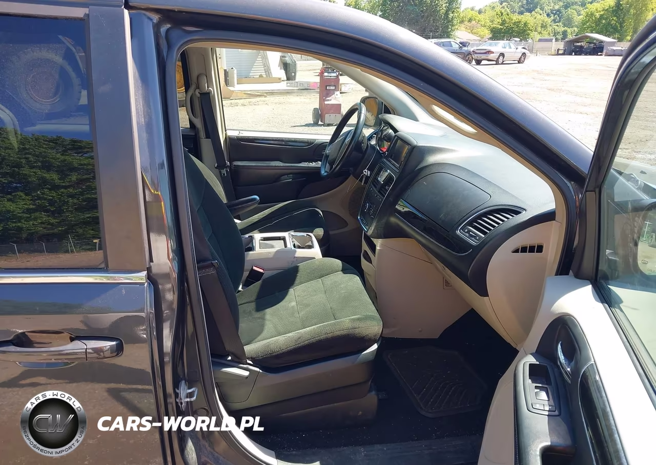 2012 Chrysler Town & Country Touring VIN:2C4RC1BGXCR162839 - 5