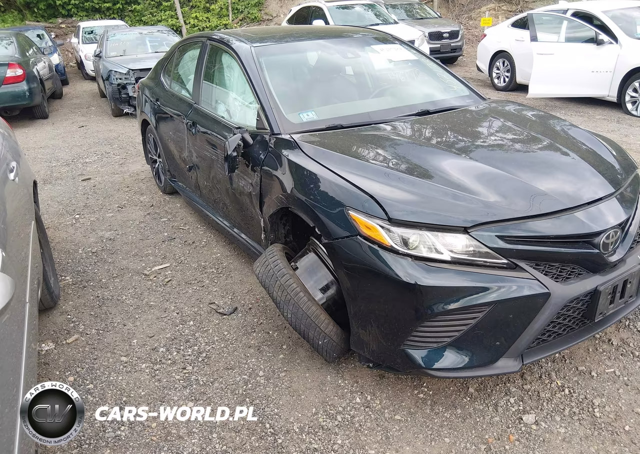 2018 Toyota Camry Se – zdjęcie 1 z 16
