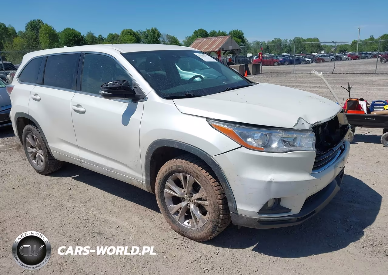 2016 Toyota Highlander Le Plus V6 – zdjęcie 1 z 16