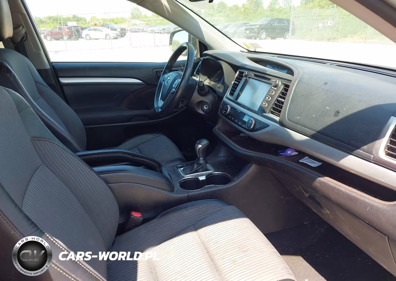 2016 Toyota Highlander Le Plus V6 VIN:5TDZKRFH7GS172326 - 5
