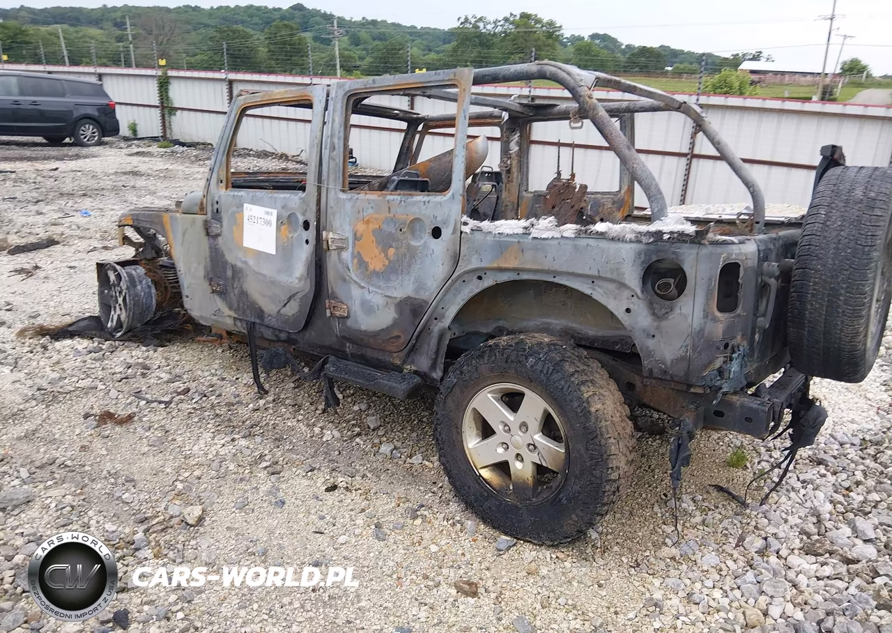 2008 Jeep Wrangler Unlimited X VIN:1J4GA39158L560173 - 3