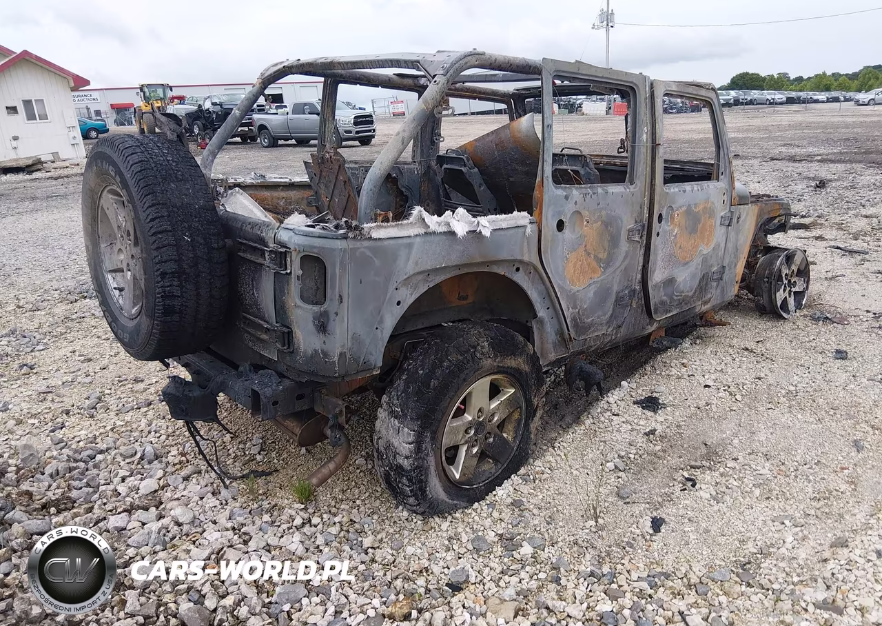 2008 Jeep Wrangler Unlimited X VIN:1J4GA39158L560173 - 4