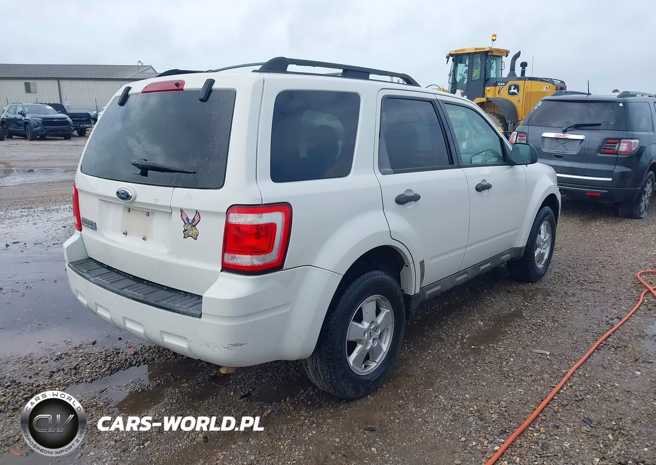 2009 Ford Escape Xlt VIN:1FMCU03769KA92870 - 4