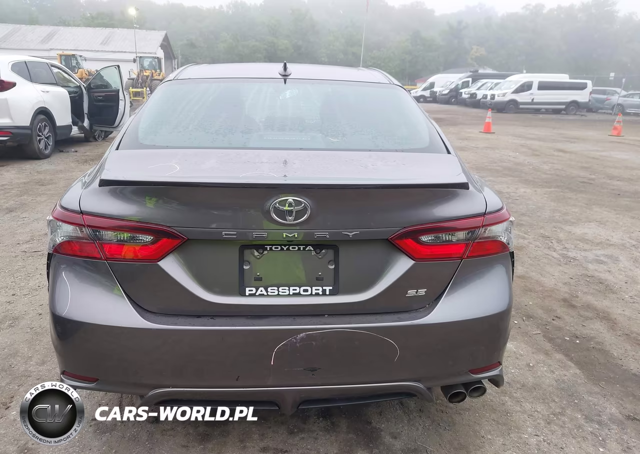 2021 Toyota Camry Se VIN:4T1G11AK4MU444400 - 17