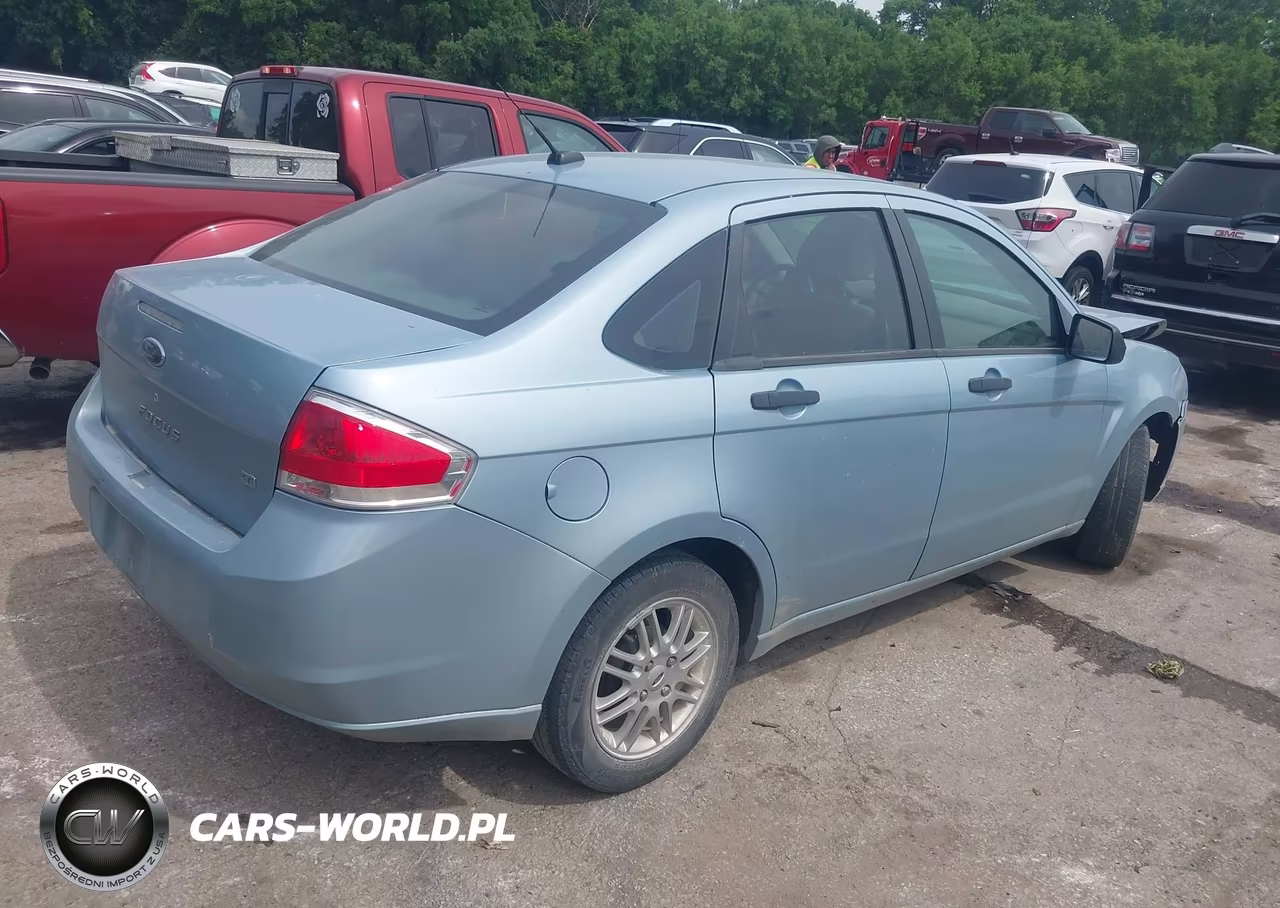 2009 Ford Focus Se VIN:1FAHP35NX9W131926 - 4