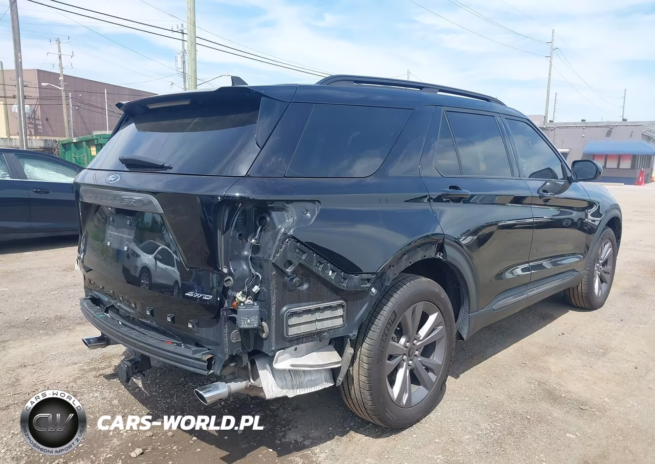 2022 Ford Explorer Xlt VIN:1FMSK8DH6NGC20125 - 4