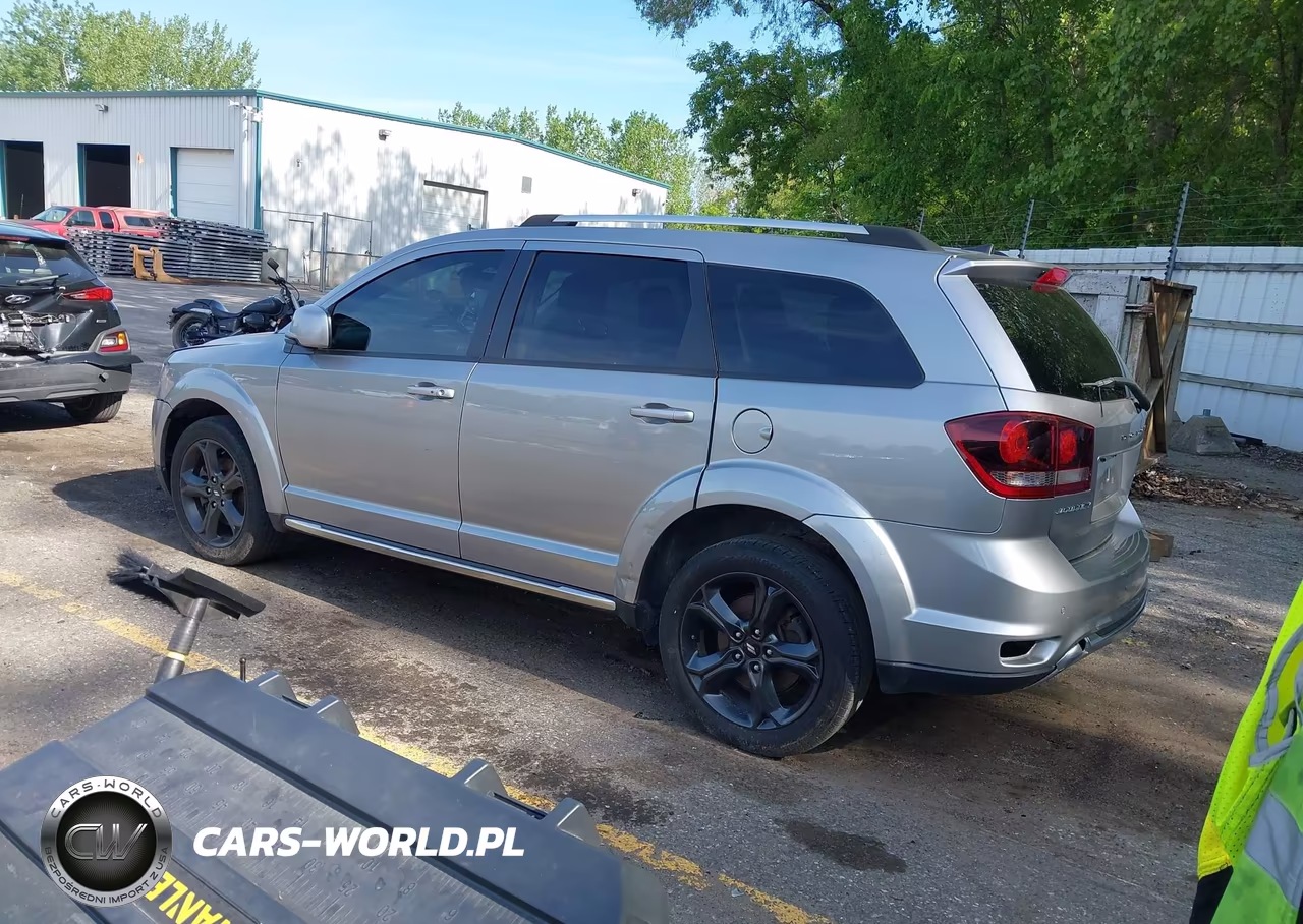2020 Dodge Journey Crossroad VIN:3C4PDCGB6LT266657 - 3