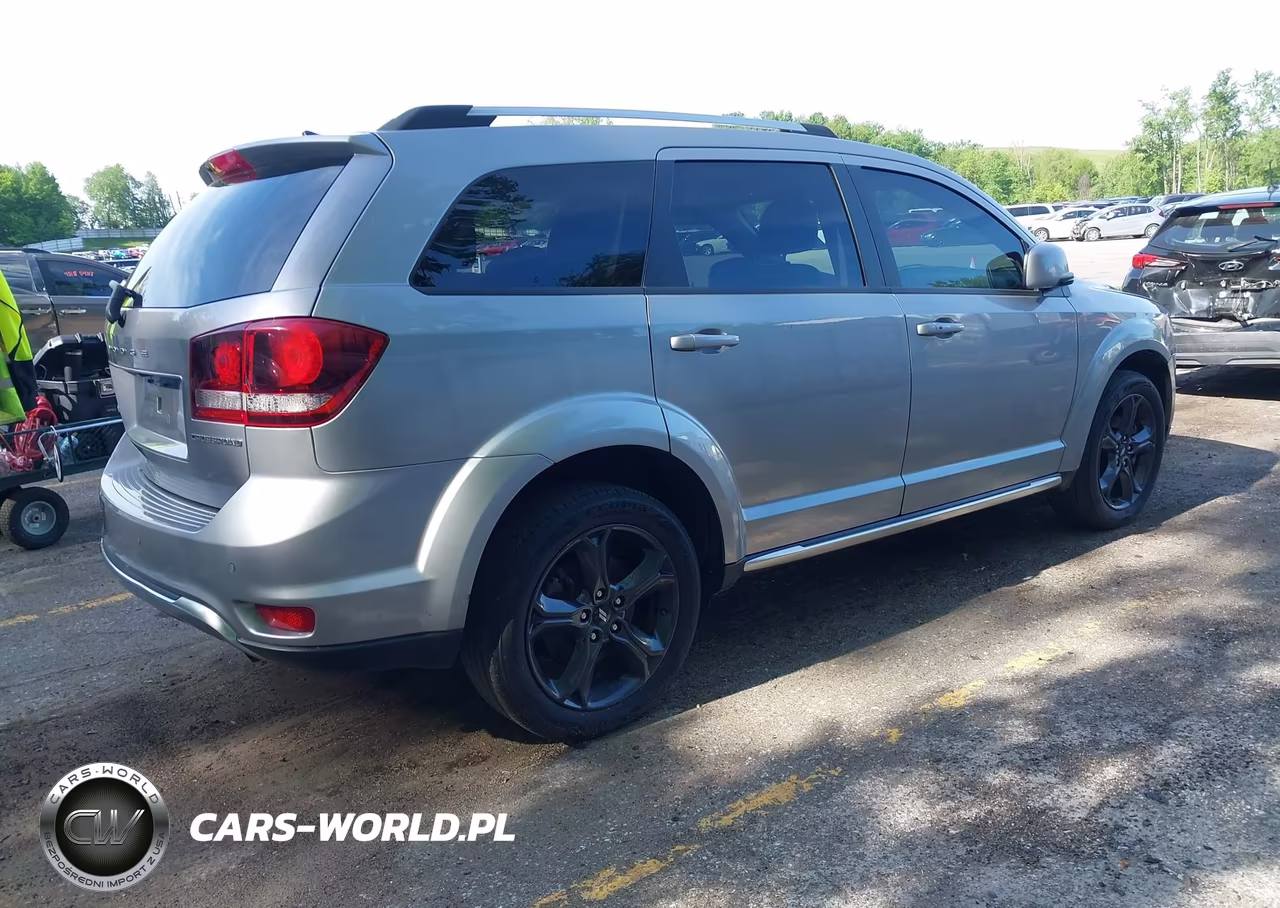 2020 Dodge Journey Crossroad VIN:3C4PDCGB6LT266657 - 4