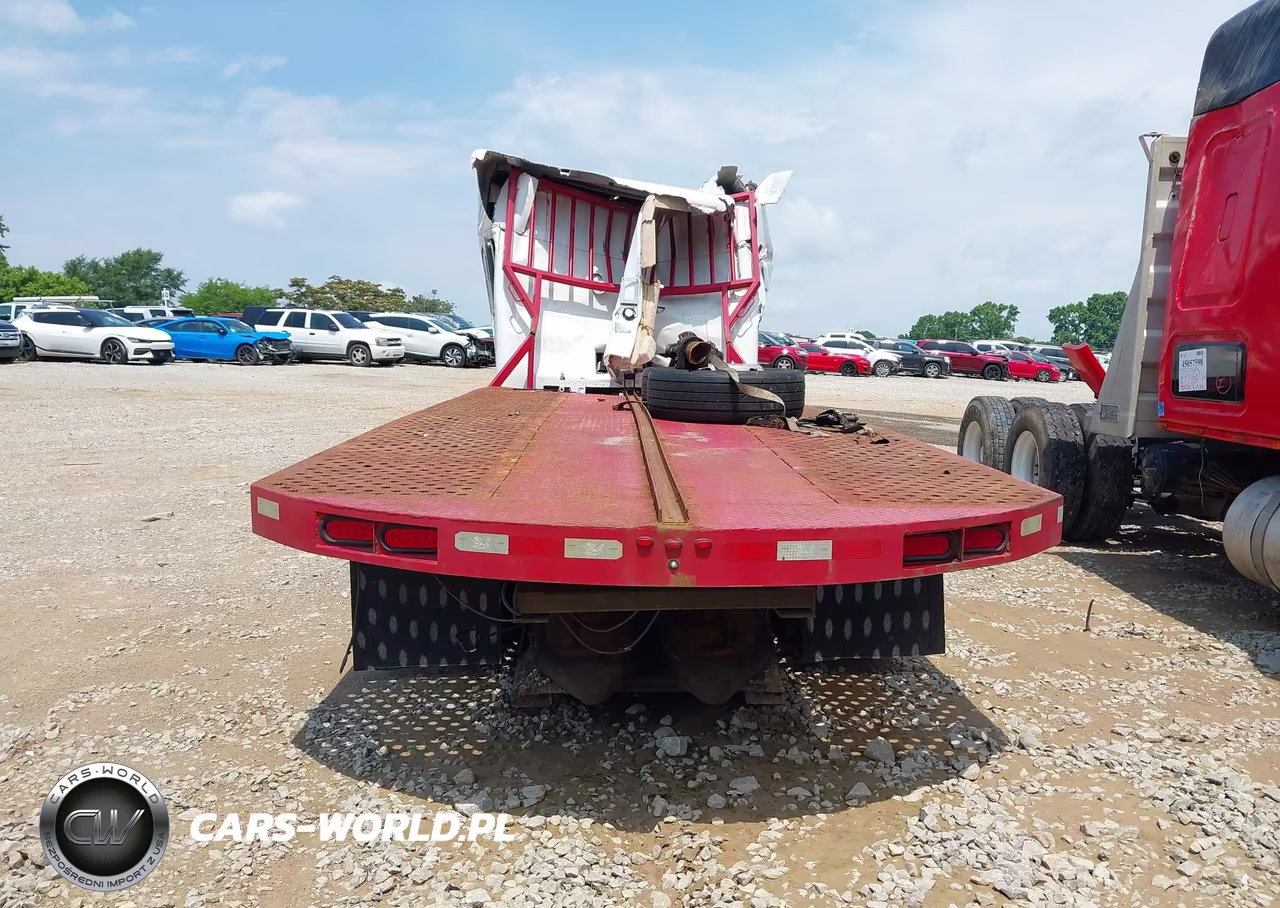 2023 Peterbilt 567 VIN:1XPCDP9X7PD830020 - 15