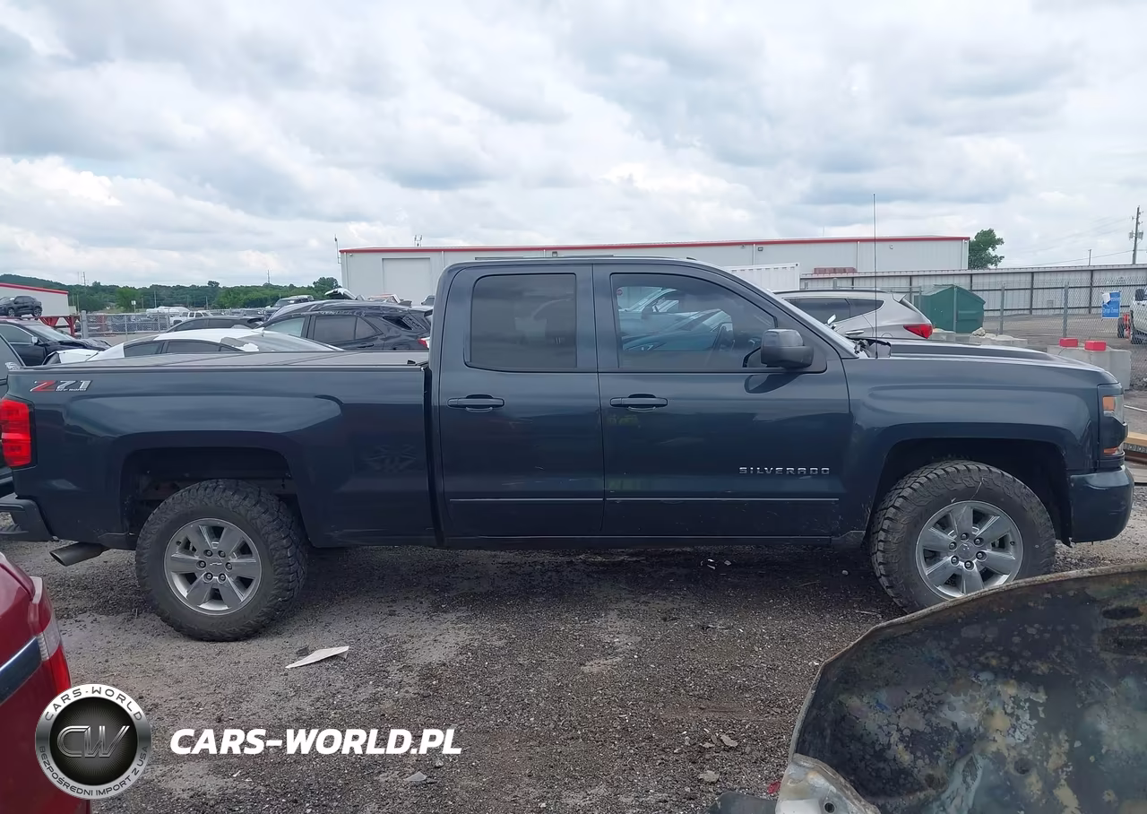 2018 Chevrolet Silverado 1500 2Lt VIN:1GCVKREC9JZ160480 - 13