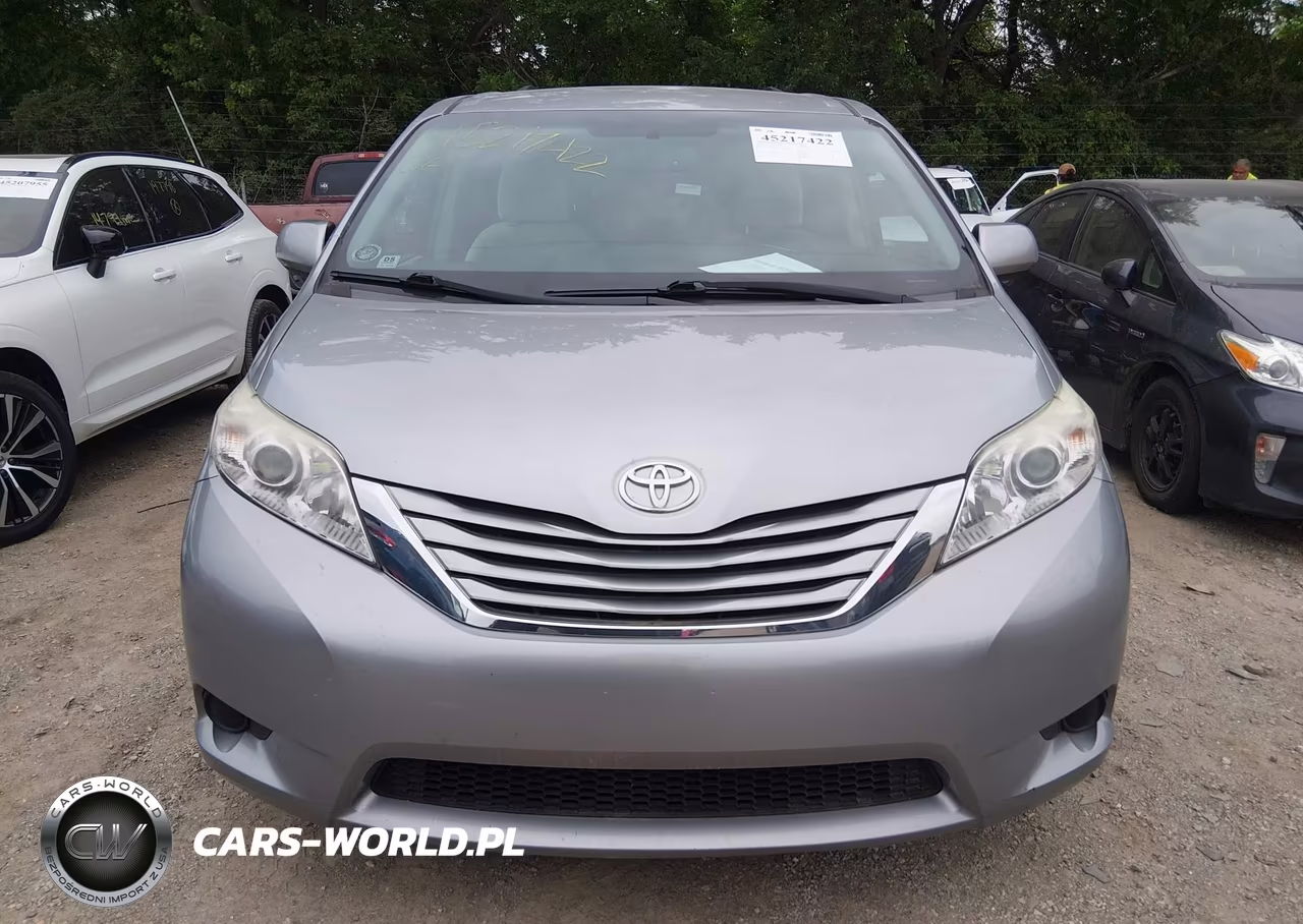 2017 Toyota Sienna Le 7 Passenger VIN:5TDJZ3DC1HS184146 - 13