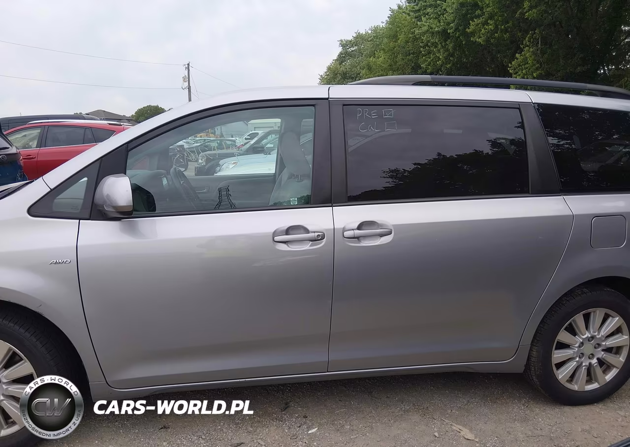 2017 Toyota Sienna Le 7 Passenger VIN:5TDJZ3DC1HS184146 - 15