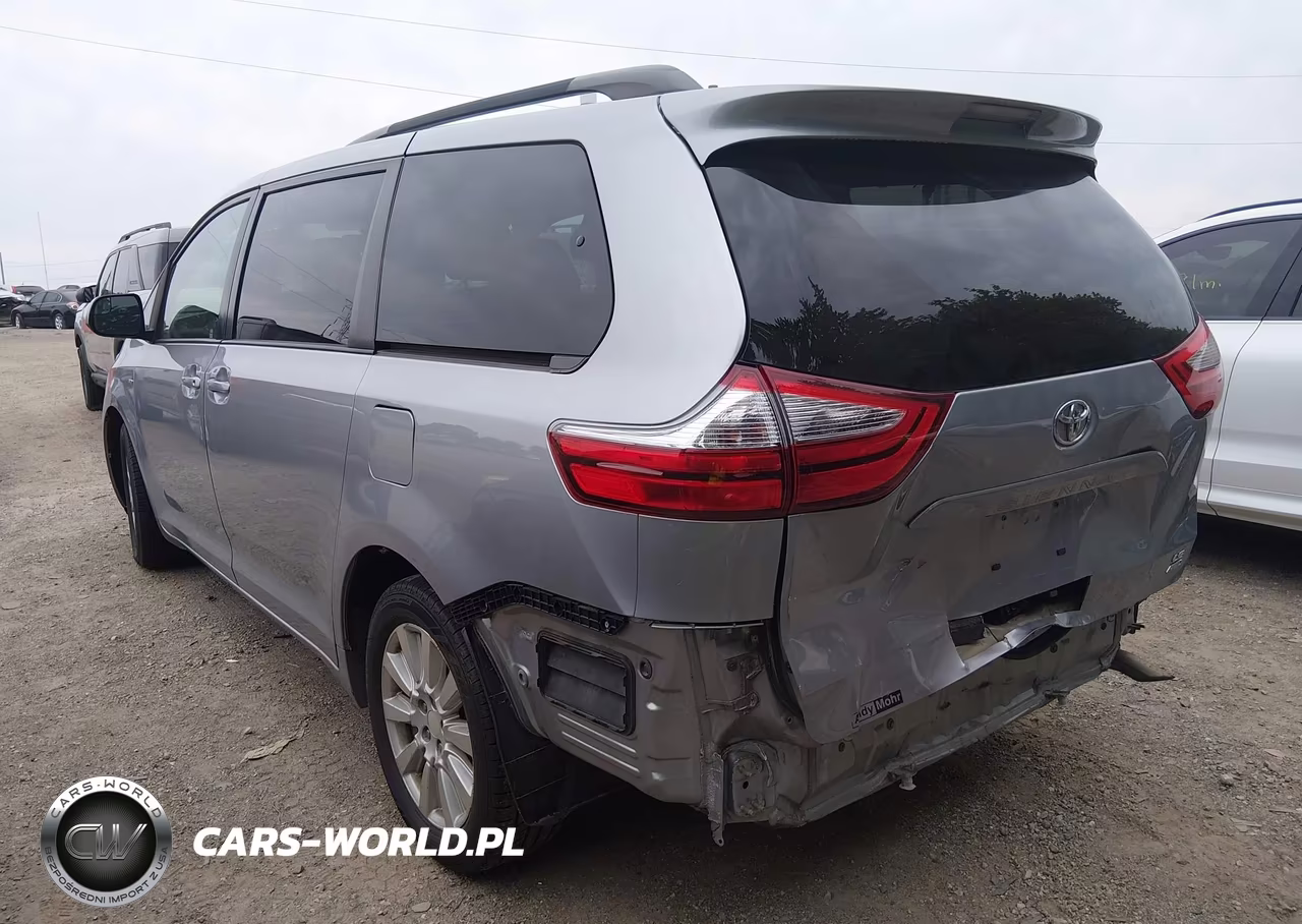 2017 Toyota Sienna Le 7 Passenger VIN:5TDJZ3DC1HS184146 - 3