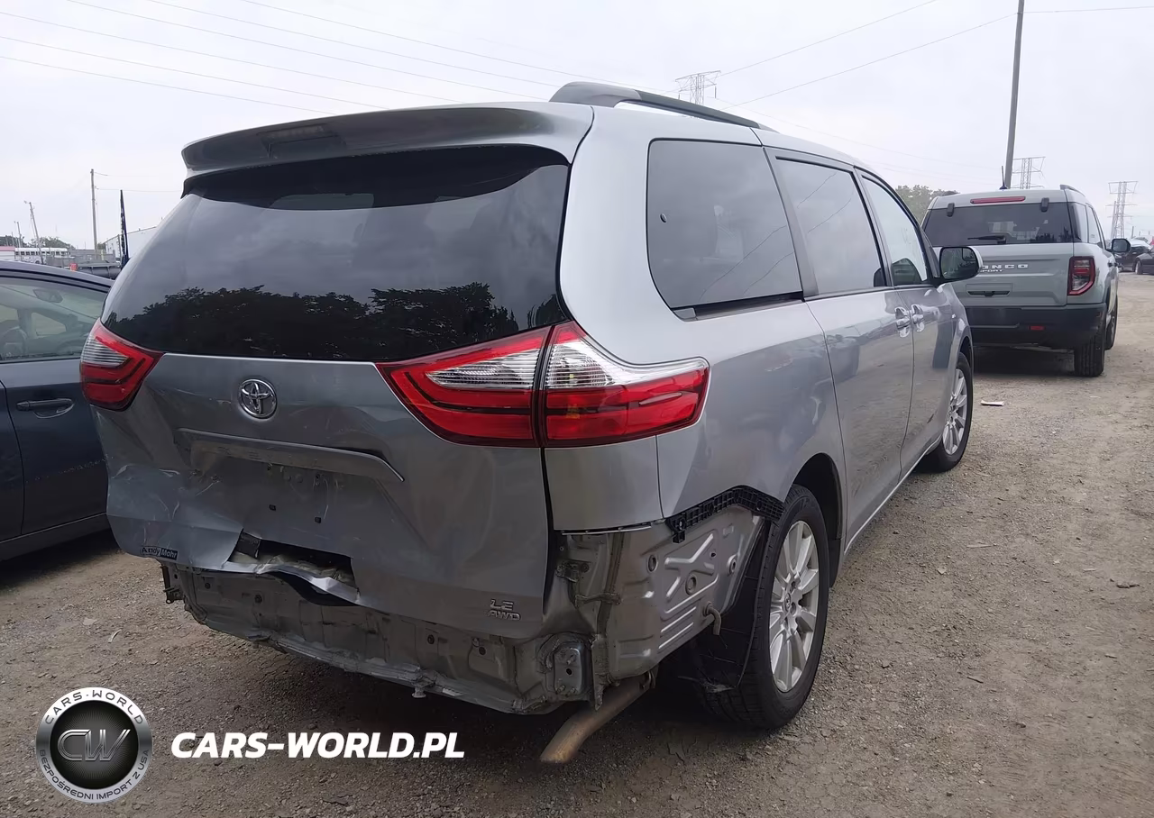 2017 Toyota Sienna Le 7 Passenger VIN:5TDJZ3DC1HS184146 - 4