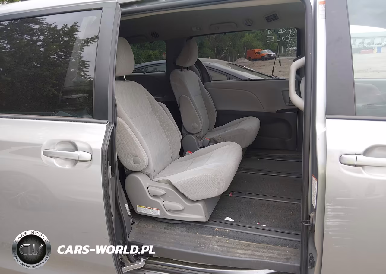 2017 Toyota Sienna Le 7 Passenger VIN:5TDJZ3DC1HS184146 - 8