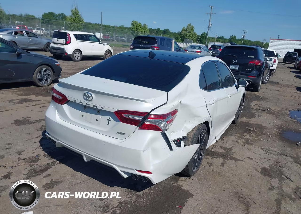 2020 Toyota Camry Xse VIN:4T1K61AK7LU303394 - 4