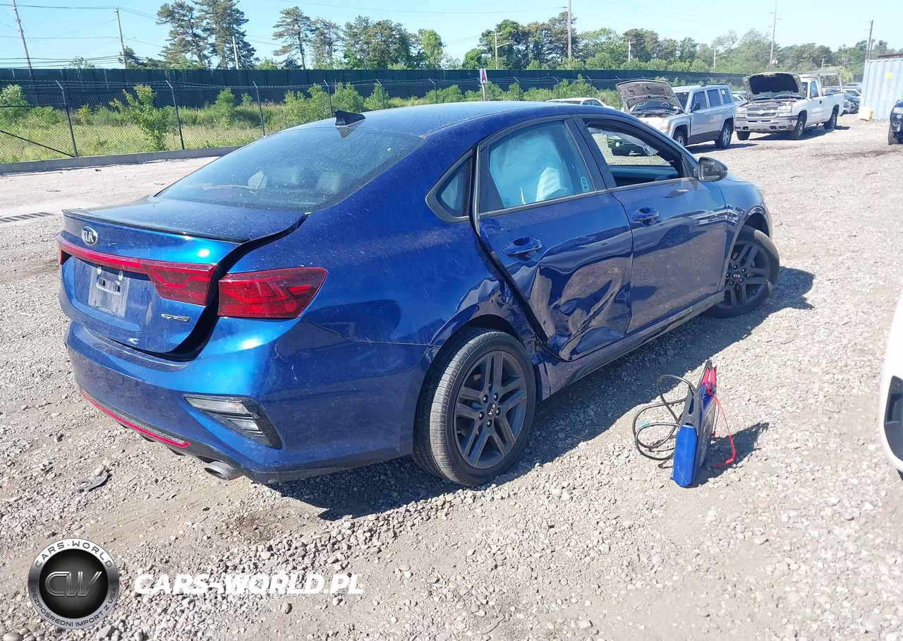 2021 Kia Forte Gt-Line VIN:3KPF34AD6ME313819 - 4