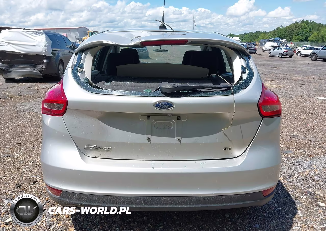 2018 Ford Focus Se VIN:1FADP3K22JL315191 - 16