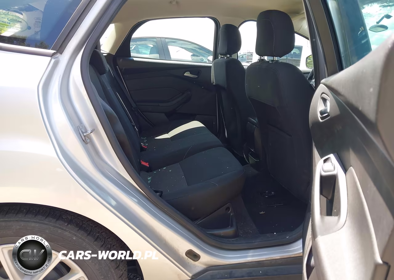 2018 Ford Focus Se VIN:1FADP3K22JL315191 - 8