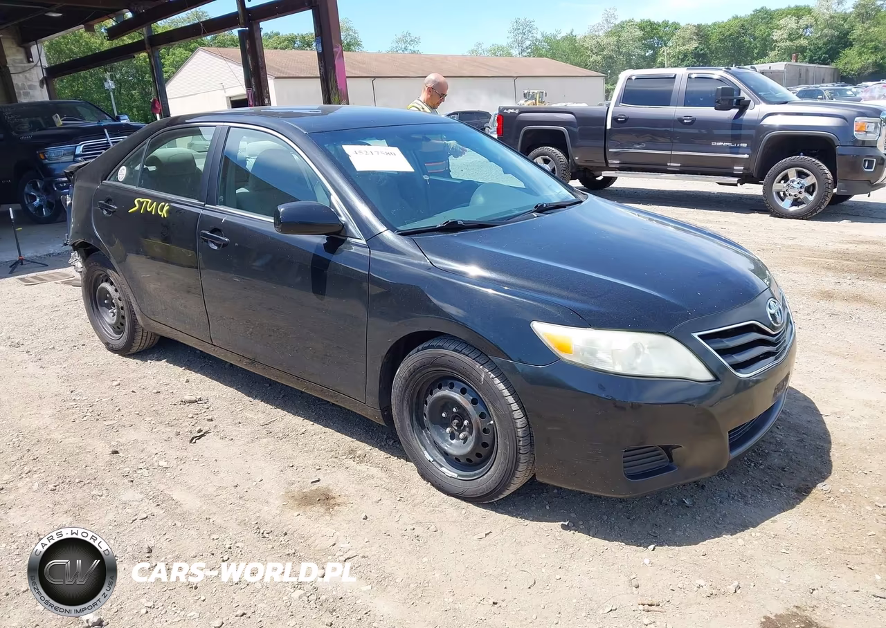 2011 Toyota Camry Le – zdjęcie 1 z 17
